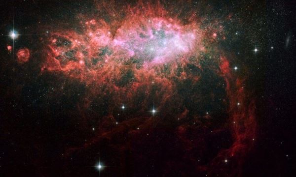 Черные дыры могут препятствовать формированию звезд в карликовых галактиках