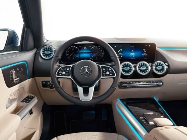 Новый Mercedes-Benz GLA (H247) представлен официально