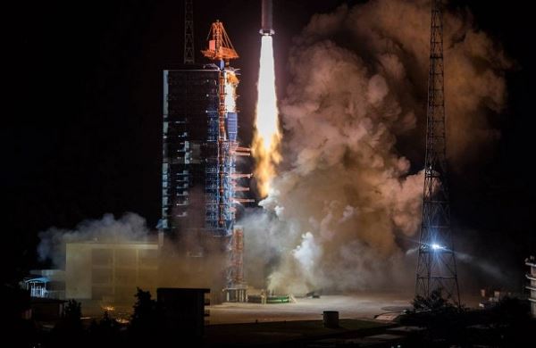 <br />
Китай запустил свою крупнейшую ракету-носитель «Чанчжэн-5»<br />
