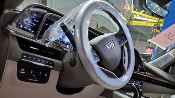 Новый Cadillac Escalade 2021 показали до премьеры